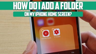 How do I add a folder on my iPhone home screen?